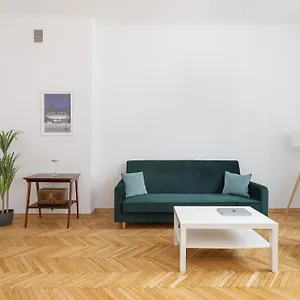  Apartment Stylish Swietojanska By Renters